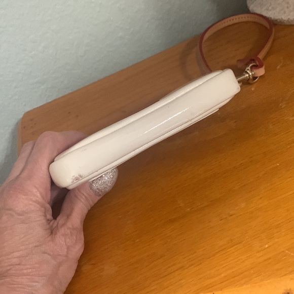 Small Dooney and Bourke wristlet - Picture 3 of 9